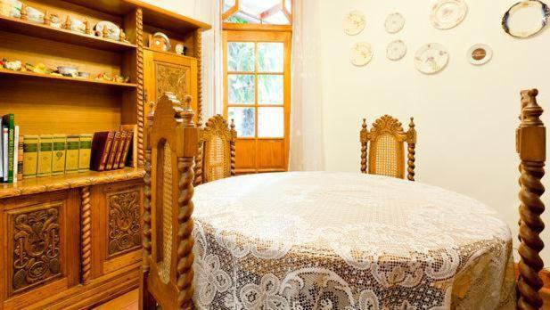 Alojamiento Alberto Magno Bed & Breakfast Сантяго Екстериор снимка